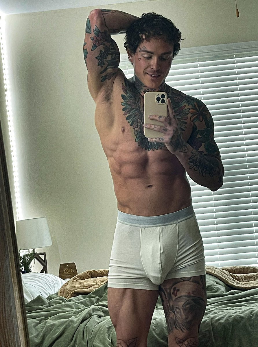Go subscribe and watch me take these off 😏