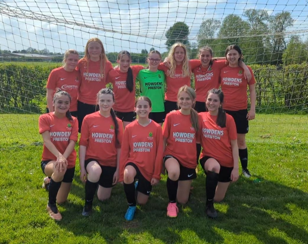 🏆 Phase 2 winners!

Congratulations to our U14 girls who have won the <a href="/PdplGirls/">PDPL Girls</a> Phase 2 league with a final day victory v BFC.

The girls have gone a massive winning run to lift the 🏆

#mjfdc #OneLoveOneClub #TogetherWeCan