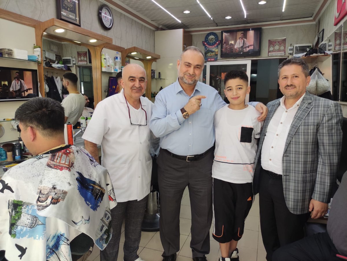 adanailmuftulug's tweet photo. İl Müftüsü Mehmet Taşcı'dan Esnaf Ziyareti

Adana İl Müftüsü Mehmet Taşcı, Seyhan İlçe Müftüsü Mehmet Yaman ile birlikte Adana'nın târihî dokusunda bulunan Büyüksaat ve çevresindeki esnafları ziyaret etti. Ziyaretlerde Kur'an-ı Kerîm okunup, esnaflarımıza duâlar edildi. https://t.co/6NEWEOFlLx