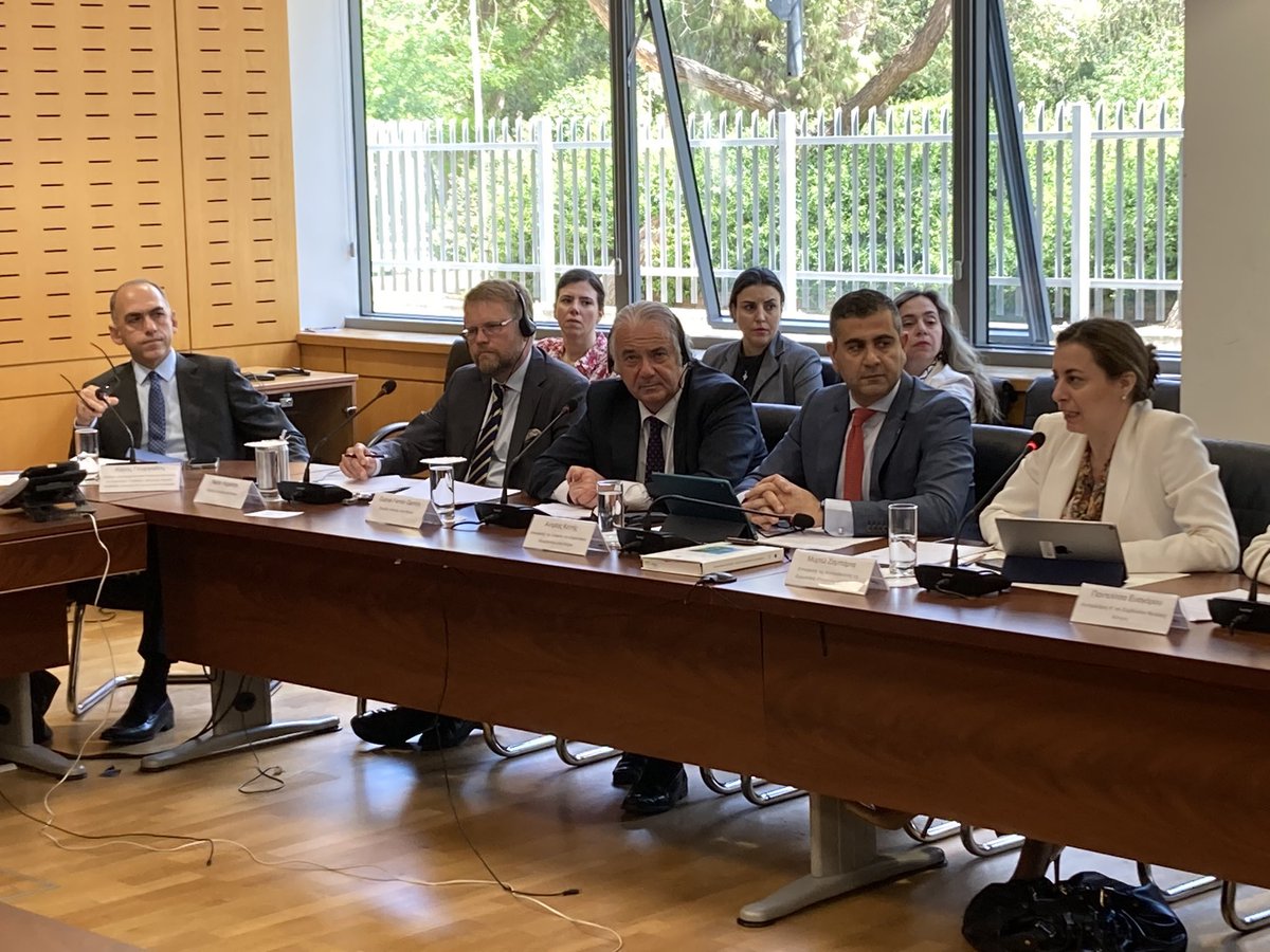 EUCYPRUS's tweet image. 📺 ΑΠΟΨΕ στο κεντρικό δελτίο ειδήσεων του ΑΝΤ1 στις 20:30, η Επικεφαλής της @EUCYPRUS Μυρτώ Ζαμπάρτα για τη σημασία της φετινής Ημέρας της Ευρώπης.🇪🇺

#EuropeDay @MZambartaEU #ANT1