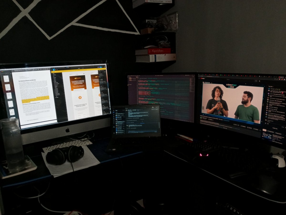 CarlCaravanTszR's tweet image. Así se disfruta del #CÓDIGOFEST en @codigofacilito mientras se trabaja y se aprende 😎👊