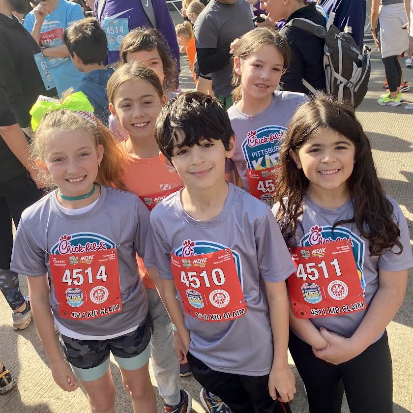 wt_news's tweet photo. Run, Bears, run! ππ» This weekend, fifth grader Atticus Mingo placed 9th in the Pittsburgh Kids Marathon! Many other WT families were in attendance, including our own Head of School, Dr. Fech, and his family. #KidsofSTEEL #MOVEPittsburgh https://t.co/e49JFjmA4d