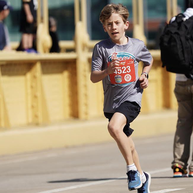 wt_news's tweet photo. Run, Bears, run! ππ» This weekend, fifth grader Atticus Mingo placed 9th in the Pittsburgh Kids Marathon! Many other WT families were in attendance, including our own Head of School, Dr. Fech, and his family. #KidsofSTEEL #MOVEPittsburgh https://t.co/e49JFjmA4d