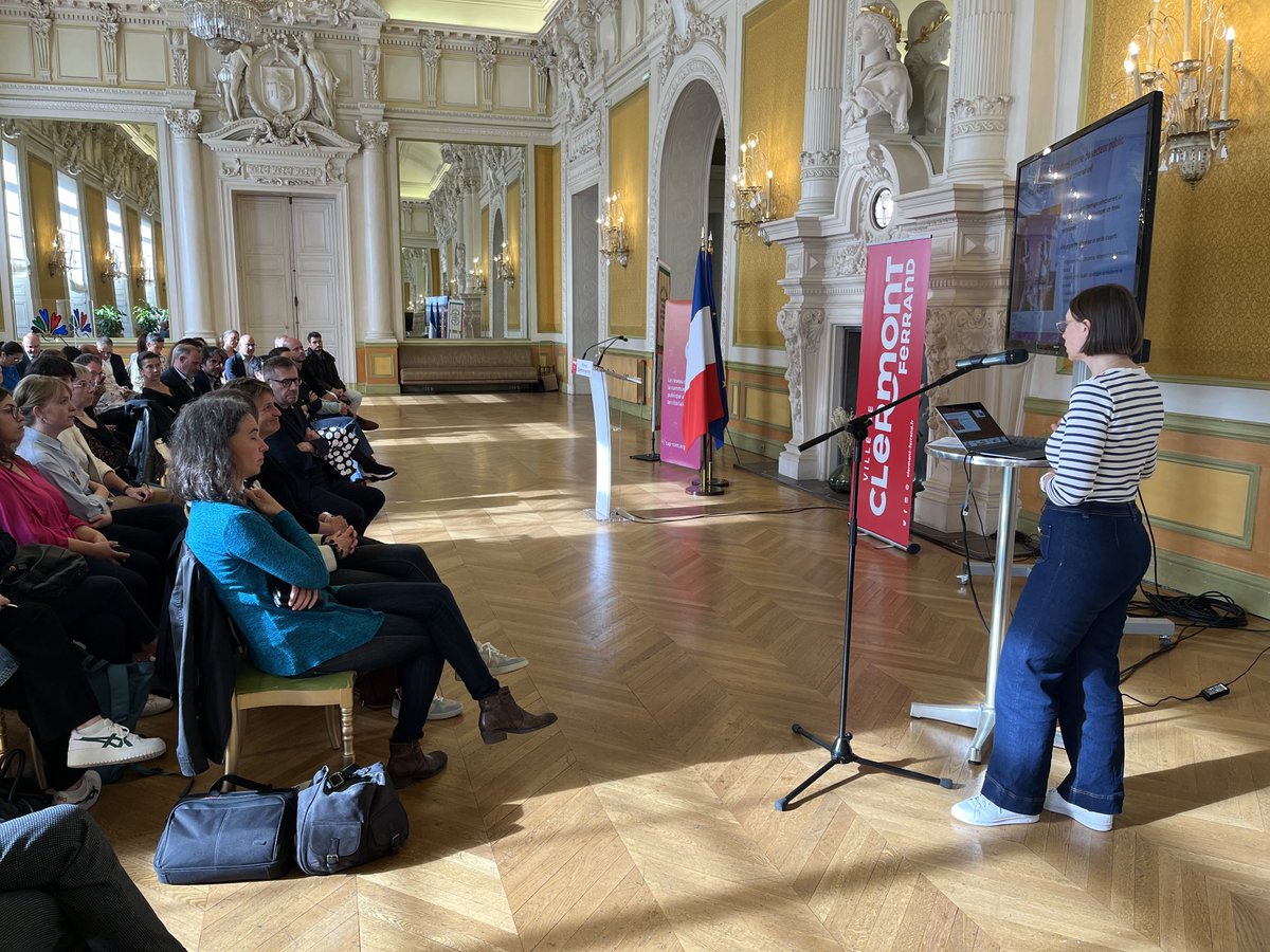 YvesCharmont's tweet image. En réunion régionale avec 70 communicants publics et ⁦@olivierbianchi1⁩, maire, fin connaisseur de notre métier. #compublique #capcom23 #cec2028 #clermont2028