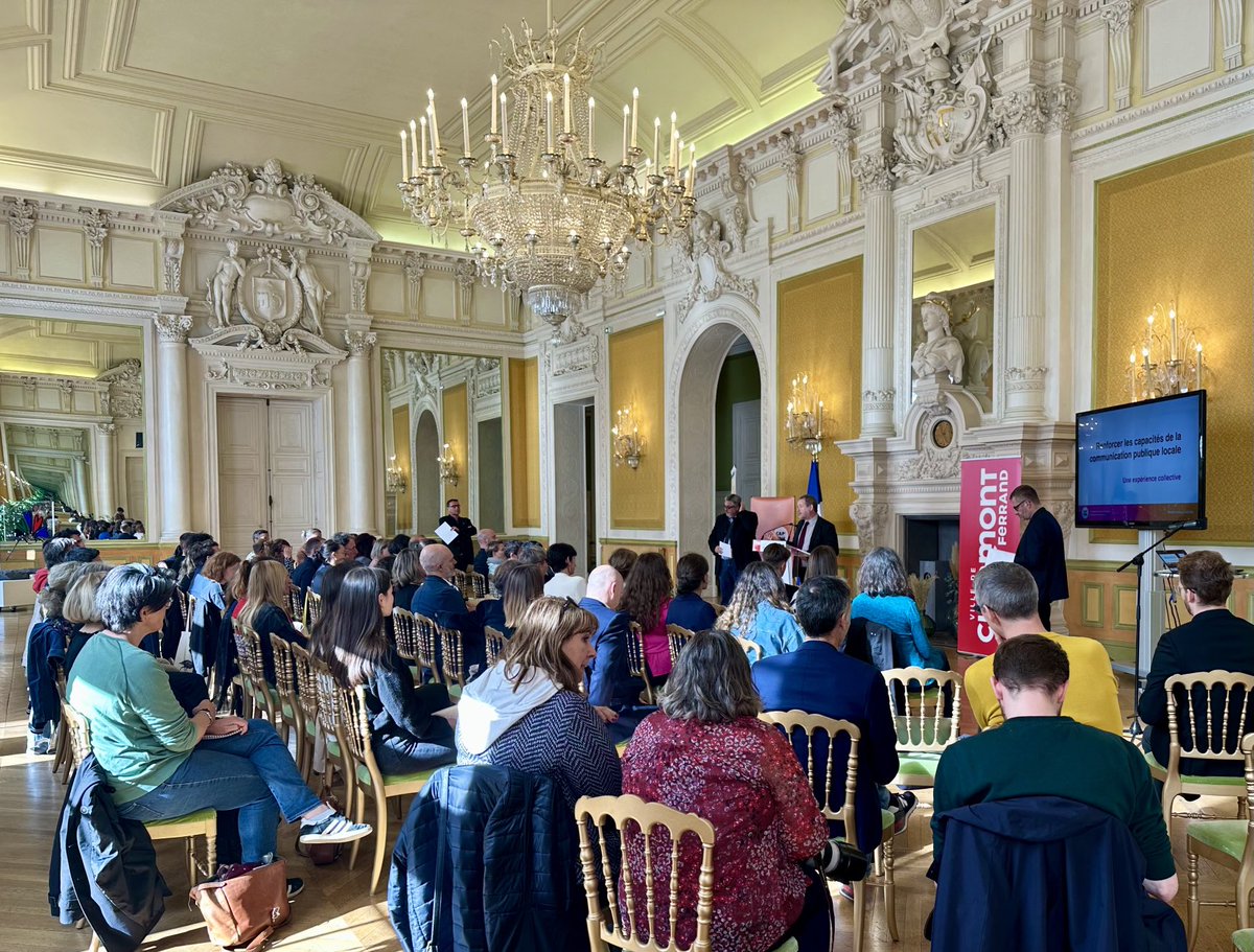 YvesCharmont's tweet image. En réunion régionale avec 70 communicants publics et ⁦@olivierbianchi1⁩, maire, fin connaisseur de notre métier. #compublique #capcom23 #cec2028 #clermont2028