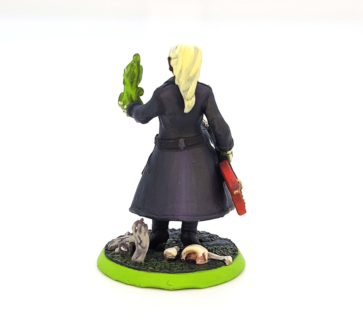 magpie_minis's tweet photo. A rather stylish bard/necromancer. As usual, mini made with @HeroForgeMinis! #ArtistOnTwitter #miniaturepainting https://t.co/v2ap4fLPhH