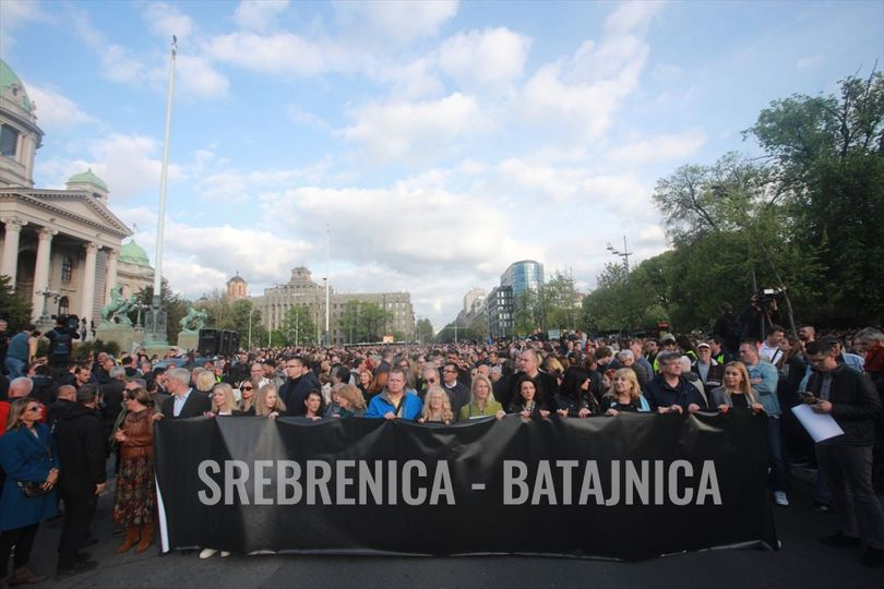 boscanuck94's tweet photo. Evo snazne poruke protiv nasilja. Imalo bi smisla... https://t.co/euTRQ0MR7M