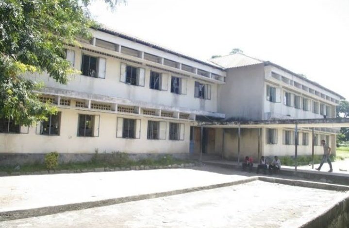 AfisaElim's tweet image. AZANIA SECONDARY SCHOOL

OWNER: TANZANIA GOVERNMENT

LOCATION: DAR ES SALAAM

💨Hivi Hawa na Tambaza Nani wakishua?😀