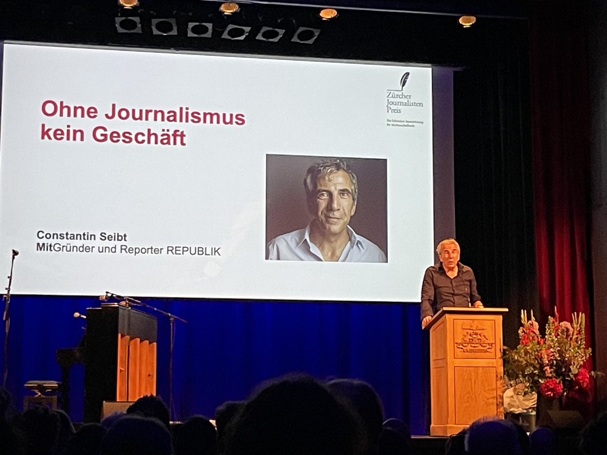 Constantin Seibt: Ich les ihn lieber als ich ihn hör - auf 5 Wörter 2 Äh‘s machen leider den tollsten Sarkasmus zunichte ⁦<a href="/ConstSeibt/">Constantin Seibt</a>⁩ #ZürcherJournalistenpreis ⁦<a href="/ZJPreis/">Zürcher Journalistenpreis (ZJP)</a>⁩