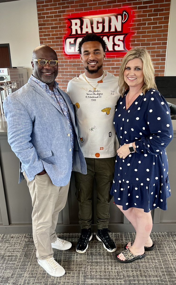 albertappiah34's tweet photo. Congratulations on maximizing every step and earning your Master’s @AppiahBrock! So very proud 🙏🏾❤️ https://t.co/fVXqK2ltj2
