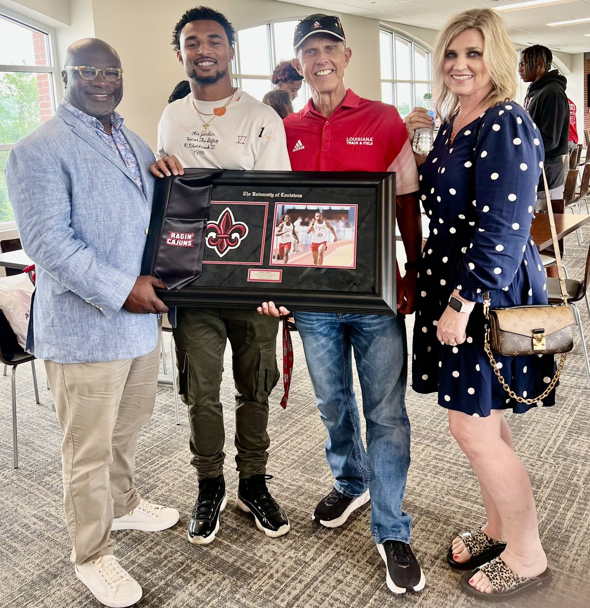 albertappiah34's tweet photo. Congratulations on maximizing every step and earning your Master’s @AppiahBrock! So very proud 🙏🏾❤️ https://t.co/fVXqK2ltj2
