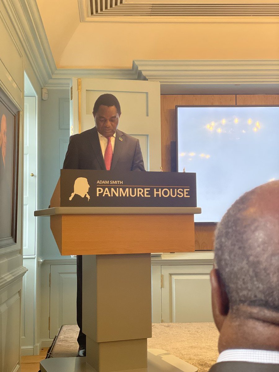 AfroAchiever's tweet photo. Was put to shame by HE Hakainde Hichilema @HHichilema Zambia's president this afternoon- who upon learning I was from Zimbabwe proceeded to speak to me in Shona - I must learn @ least one Zambian language - Bemba? https://t.co/cCUzHr3phr