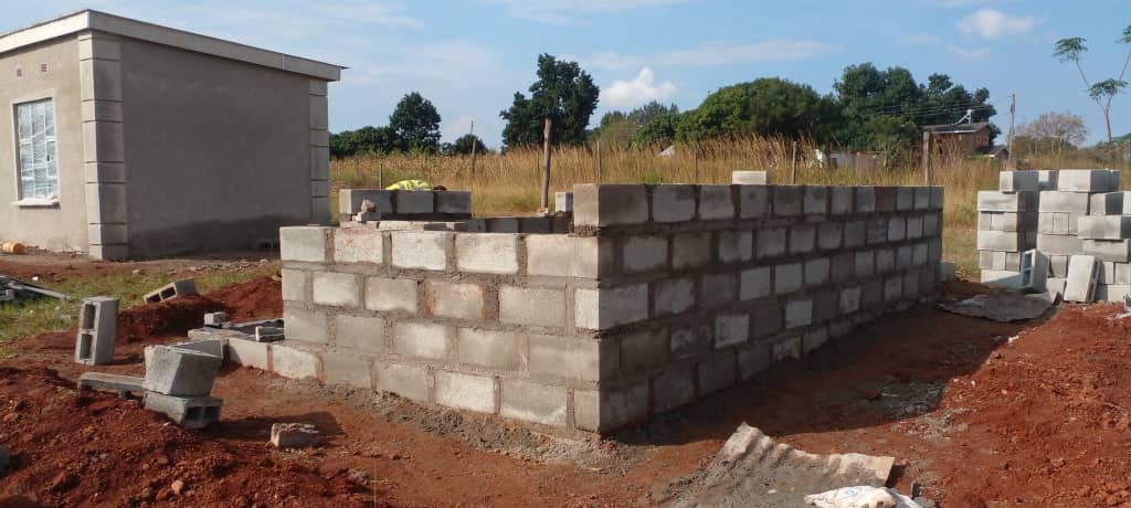 ScalisaFund's tweet photo. PROGRESS ON SECOND HOUSE:

We are happy to announce that good progress is underway for the construction of the 2nd house for the Motsa Family at Mfabantfu.

#ToGodBeTheGlory
#BuildingCommunitiesTogether https://t.co/ri7yGmAh2v