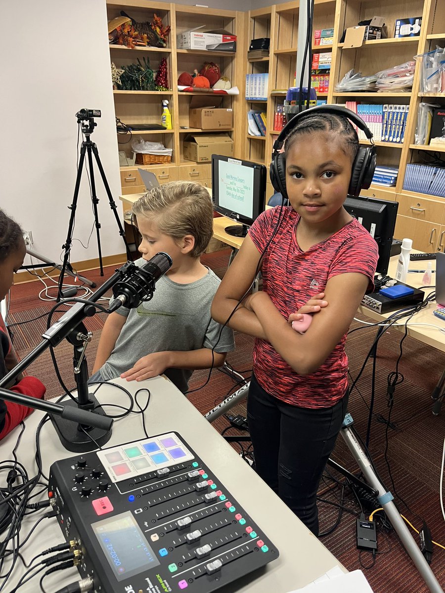 CPES4LIFE's tweet photo. Podcasting with 3rd who created Earth 🌍 Day posters to educate others in the school about reduce, reuse ♻️ recycle! Now planning and producing their own podcast 🎙️ to share their voice 🎤 on #PrideProductions at College Park 🐾 @StephLawrence12 @DrManigo @ChelyseMiller #vbits https://t.co/XyUaM9ZQAp