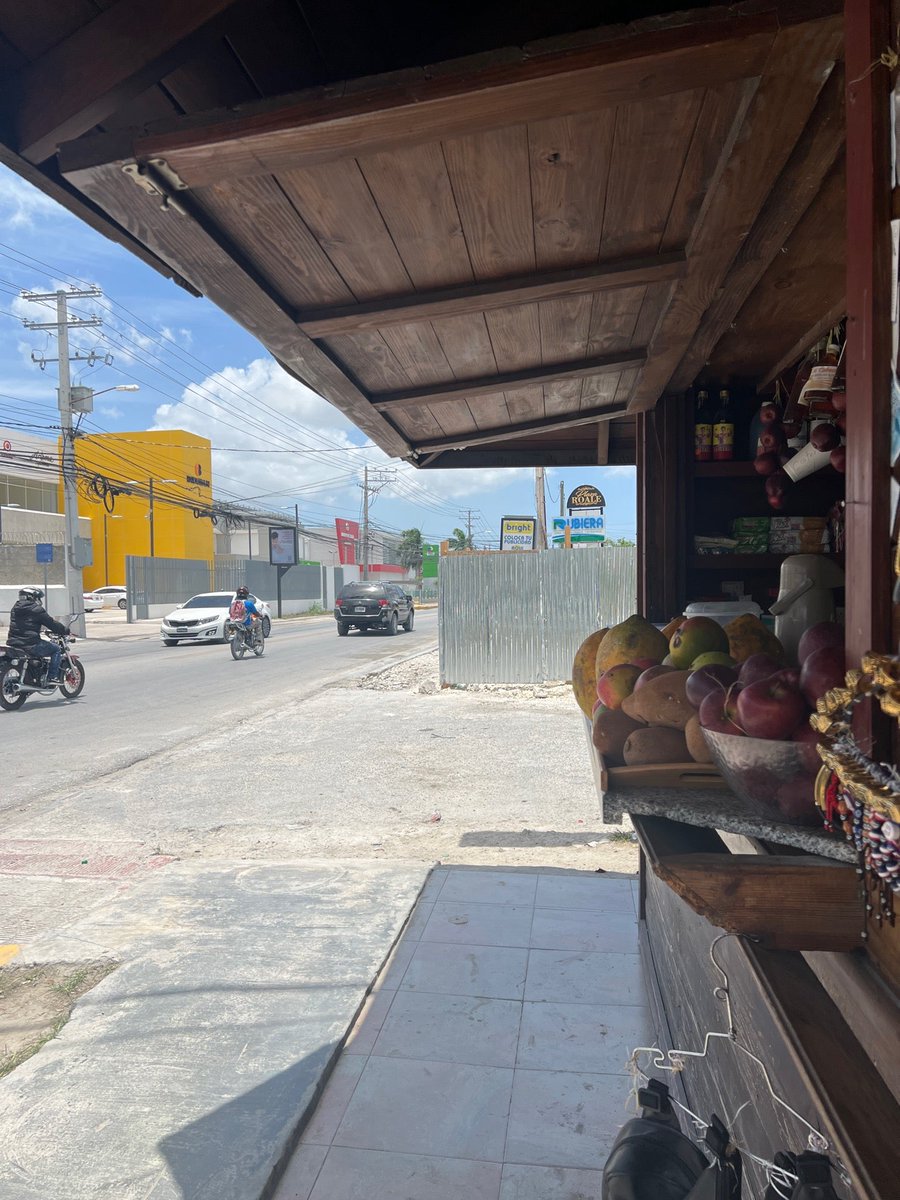 ViajerAgs's tweet photo. I'm at Plaza Velero in Punta Cana, La Altagracia https://t.co/KEqXCmYaPp https://t.co/wpi6P1r3ea