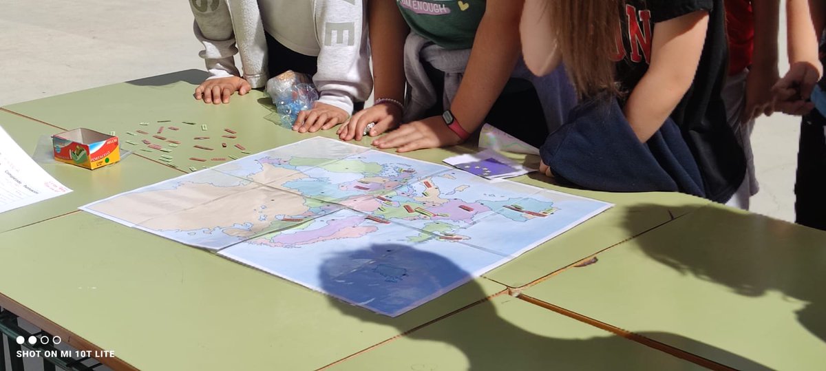 IESElCarrascal's tweet image. Seguimos jugando y aprendiendo en la semana de Europa. Justamente hoy celebramos la paz y la unidad en Europa, día de la "Declaración de Schumann" en la expuso su idea de una nueva forma de cooperación política en Europa, que haría inconcebible la guerra entre naciones europeas.