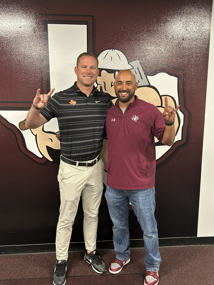 Thanks to <a href="/TexasFootball/">Texas Football</a> and <a href="/Coach_Gideon/">Blake Gideon</a> for coming to <a href="/CBISDTx/">Columbia-Brazoria</a> to #RecruitARoughneck #RideForTheC