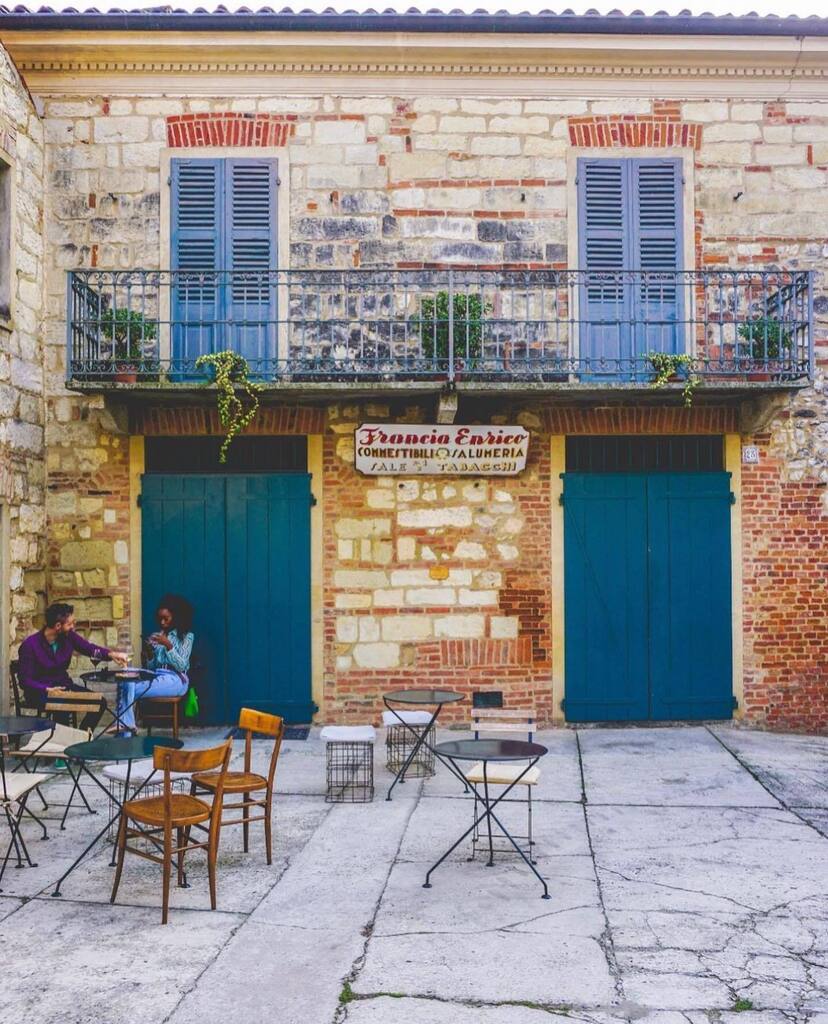 📍Cella Monte 
Si dice che il nome derivi dalle celle vinarie che venivano anticamente scavate nella pietra arenaria e occupavano la vasta area dove sorsero le prime abitazioni oppure un’altra ipotesi è quella che attribuisce il nome ai piccoli monasteri (Celle) della zona. I…