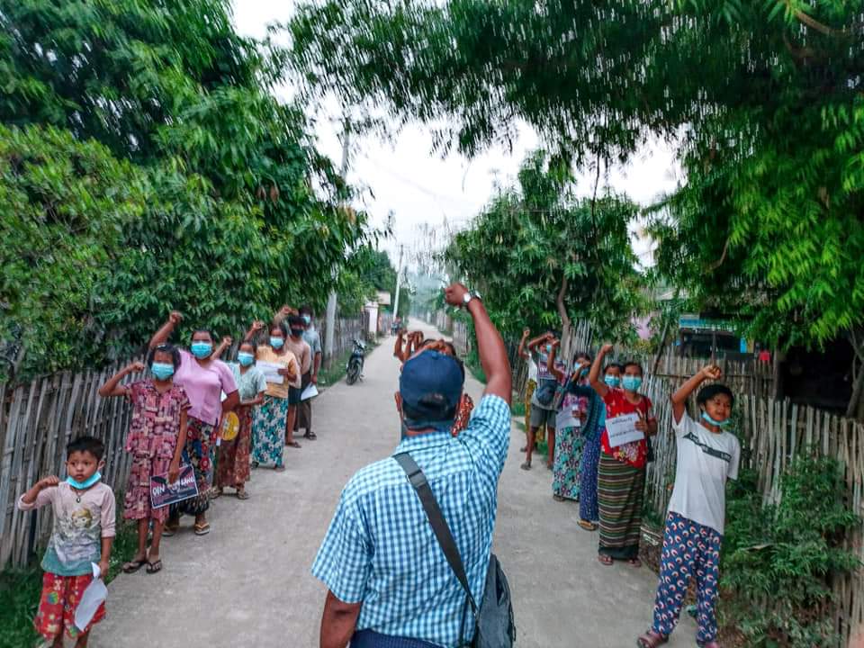 NantEiThandar's tweet photo. "Shwe Nwel Blood Ain't Got No Chill" protest column held the 691 days protest with the banner that say "China... Stop Killing Myanmar People by Supporting Fascist Criminals" on May 9 at Yinmarbin Tsp.,SagaingRegion #2023May10Coup #WhatsHappeningInMyanmar https://t.co/KspIFdVZJn