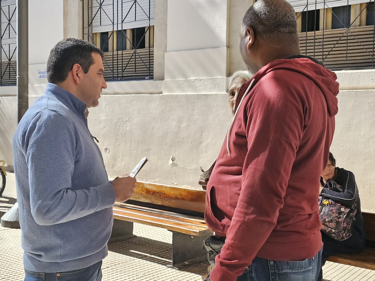 ARomanoNorri's tweet photo. Continuamos repartiendo el voto del cambio. 

Este 14 de mayo los tucumanos acompañamos a @RSanchezOK, a @alfarogerman y a @Beatriz_AvilaOK para que cambiar la provincia.

#Lista820 #JuntosGanamos #JuntosPorElCambio https://t.co/LqTgYMINJq