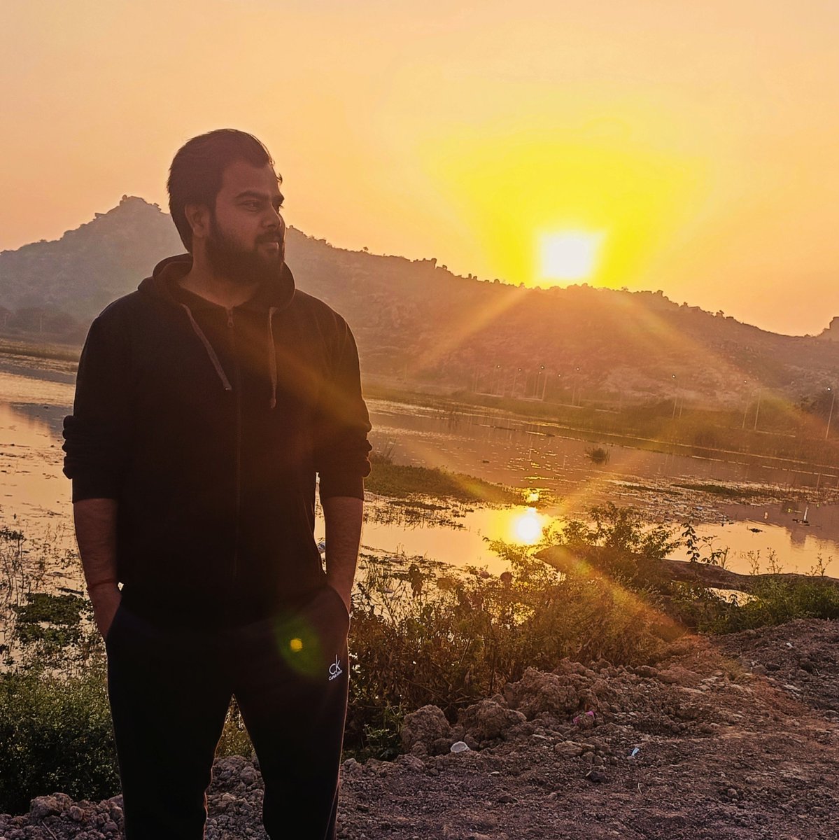 Anupamvrm's tweet photo. #NewProfilePic https://t.co/KqsMw58VzA