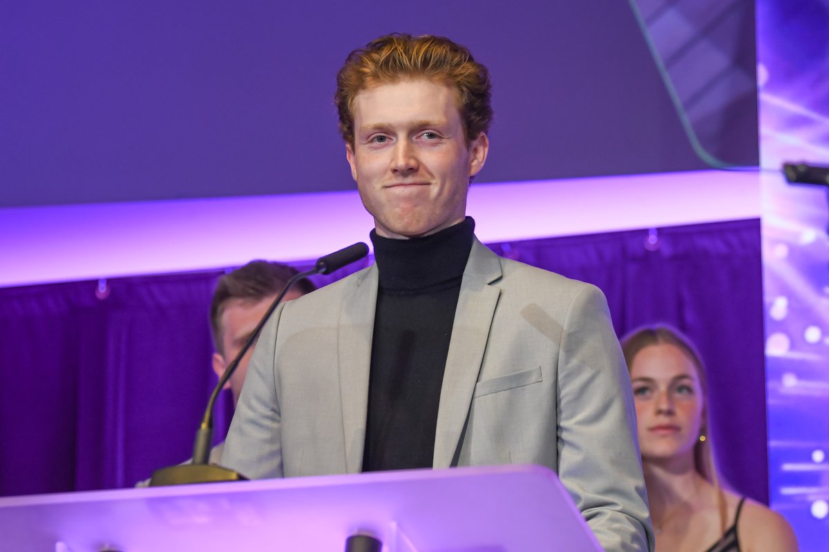 Bringing home the hardware 🏆

Congratulations to our very own Aaron Trotter for being named First-Year of the Year from a Men's Team at last night's Tommie Choice Awards!

#RollToms | #FidesInFratrem | <a href="/aarontrotter19/">aaron trotter</a>