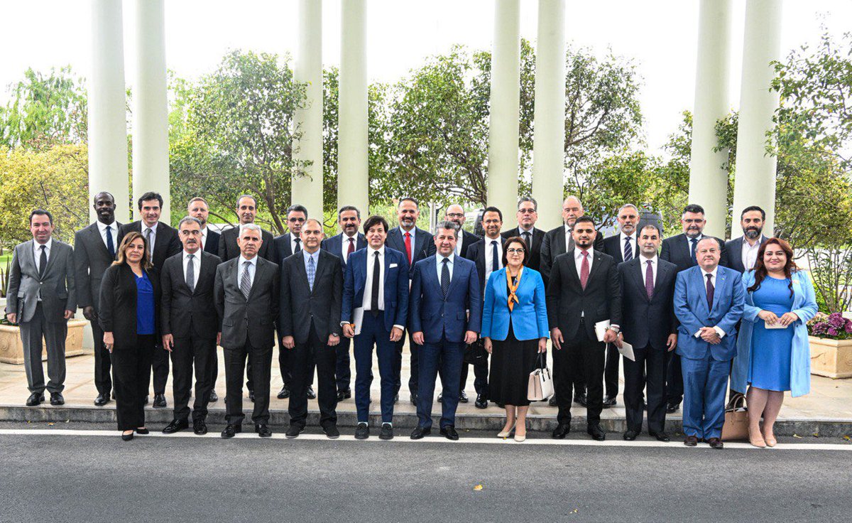 PM received a delegation from US-Kurdistan Business Council #USKBC headed by @DavidTafuri. Discussing current developments in Kurdistan & Iraq, Erbil-Baghdad ties & KRG reforms; emphasized culture of peaceful coexistence & tolerance among different religions & ethnicities in KRI.