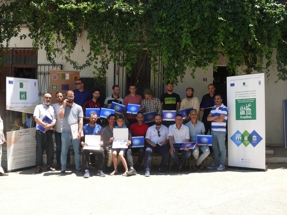 PNUDAlgerie's tweet photo. Merci à @UEenAlgerie🇪🇺 pour son engagement transformationnel et durable en partenariat avec le PNUD pour le développement économique local à travers le #CapDeL et le renforcement du système sanitaire en Algérie à travers la Réponse solidaire européenne à la Covid-19. #EuropeDay https://t.co/s25tWzNwbK