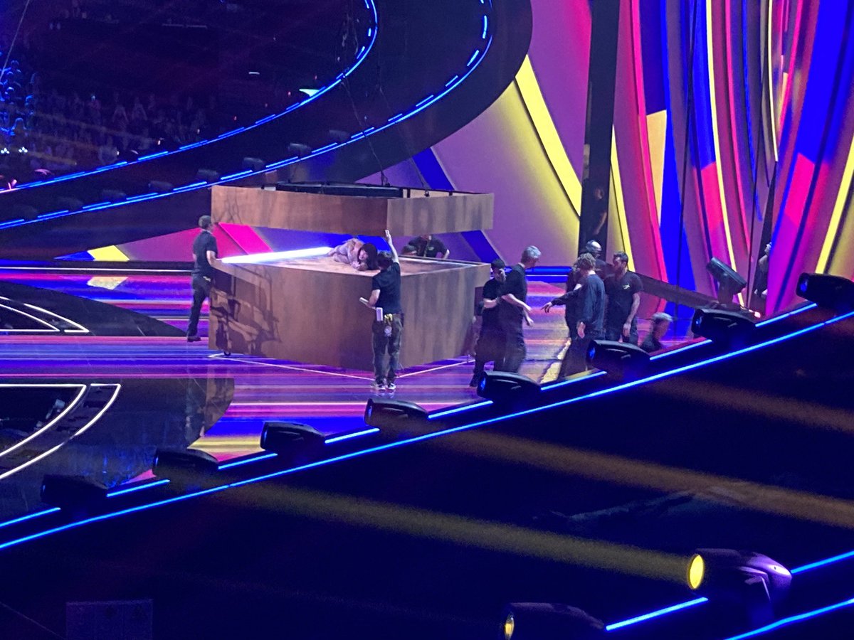 Terrific afternoon at the #Eurovision2023 semi-final dress rehearsal. The speed and precision of all the changes between acts was phenomenal - I didn’t realise it would be done in real time. Here is Sweden being set up inside some form of trouser press