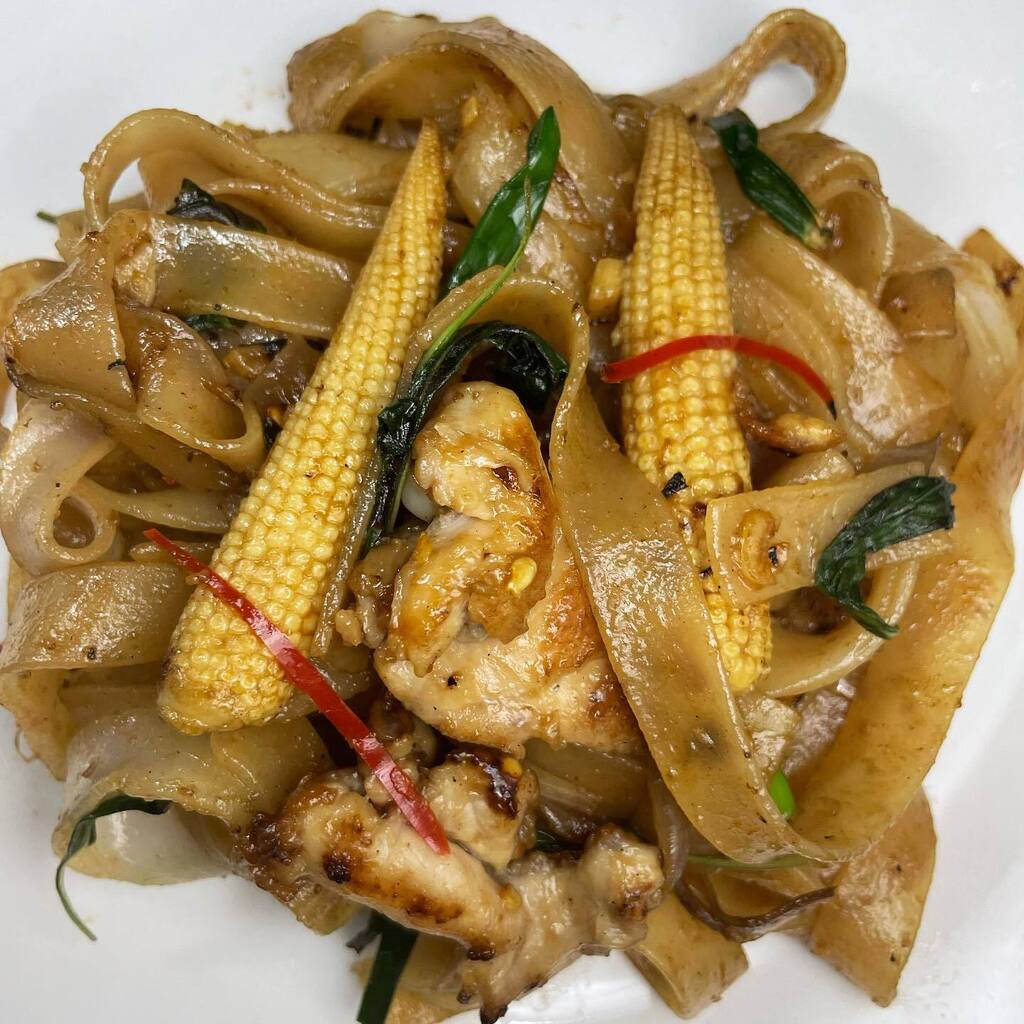 JenPalsKitchen's tweet image. Pad Kee Mao / Thai drunken noodles cooked live on twitch yesterday from a point redemption, thanks ItsJustPhoenix!