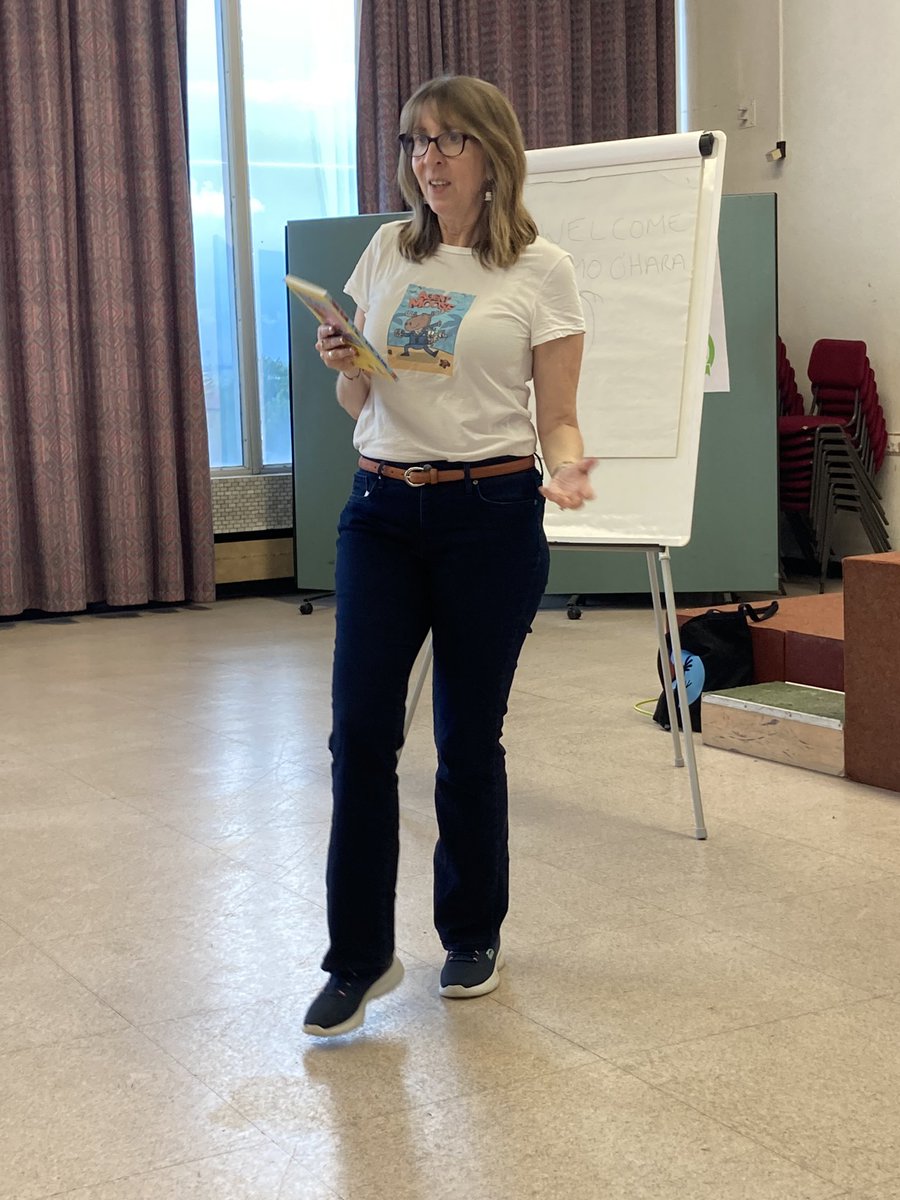 BromLibraries's tweet photo. @Mo_OHara is at #BromleyCentralLibrary right now! @LBofBromley @Better_UK #Chatterbooks @readingagency #AgentMoose https://t.co/2KBw8N0amZ
