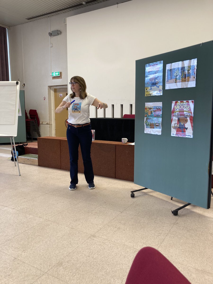 BromLibraries's tweet photo. @Mo_OHara is at #BromleyCentralLibrary right now! @LBofBromley @Better_UK #Chatterbooks @readingagency #AgentMoose https://t.co/2KBw8N0amZ