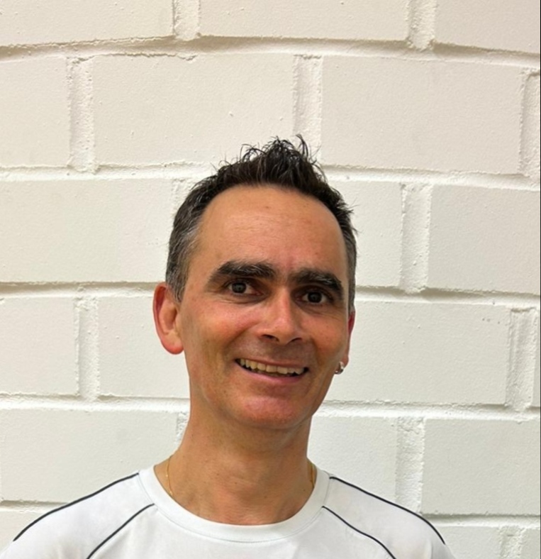 Markus Sulser (besser bekannt als Hülsa Hülserich) ist neuer Clubmeister des SC Wartau's. Im Finale setzte er sich im Entscheidungssatz 11:9 gegen Stefan Hasler durch. Bei den Damen holt Stephanie Caviezel vor Sina Wieland ihren 1.Titel. Gratulation!🥇🍾🎉🎊