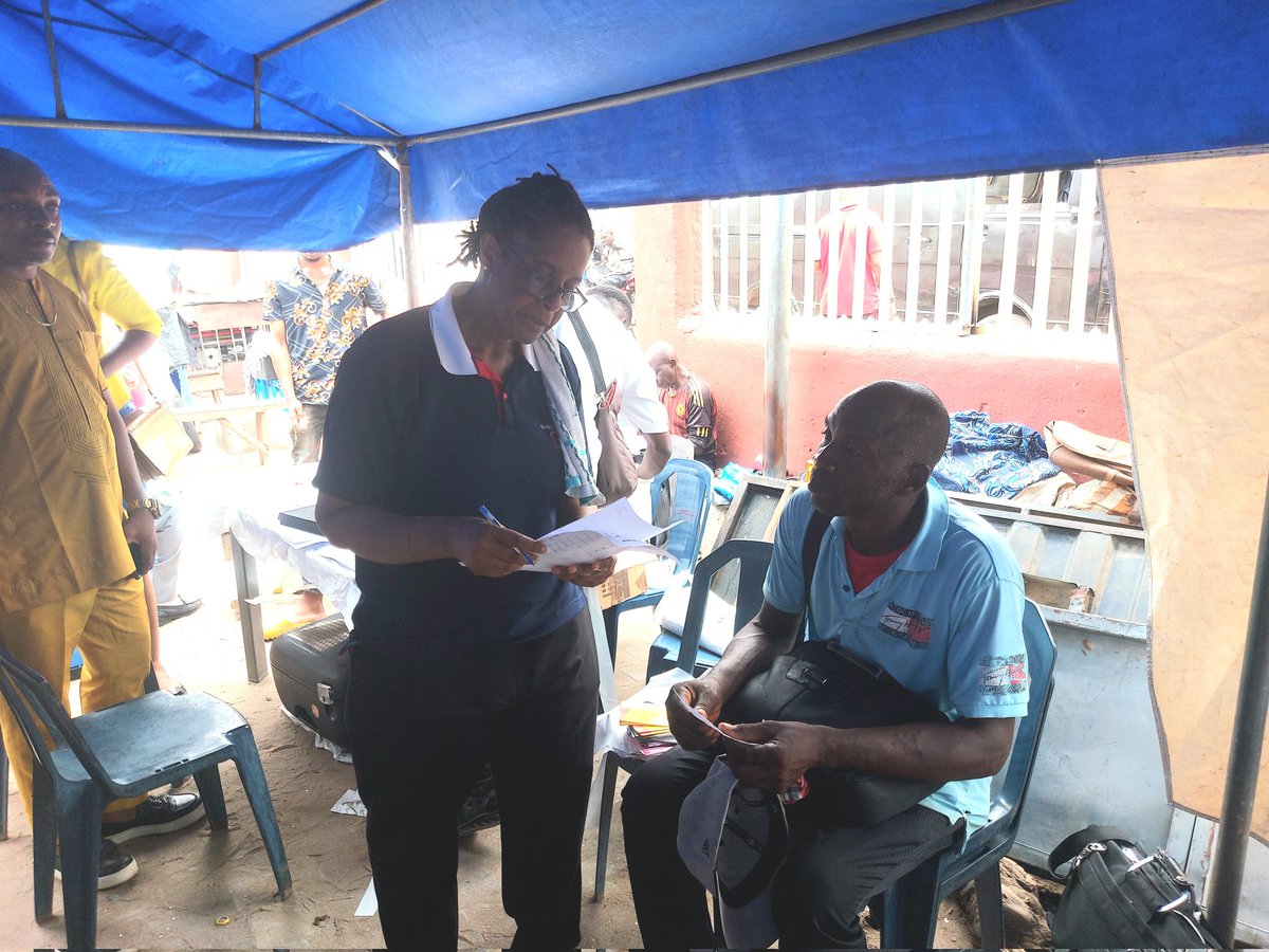 stedmundseye's tweet photo. Scenes from our outreach at Alaba Electronics Market in collaboration with @GracehillPlace and facilitated by @DavidCrownTM. We look forward to more opportunities for us to work together in making all forms of health services #affordable and #accessible to everyone everywhere https://t.co/VsK06V589Y