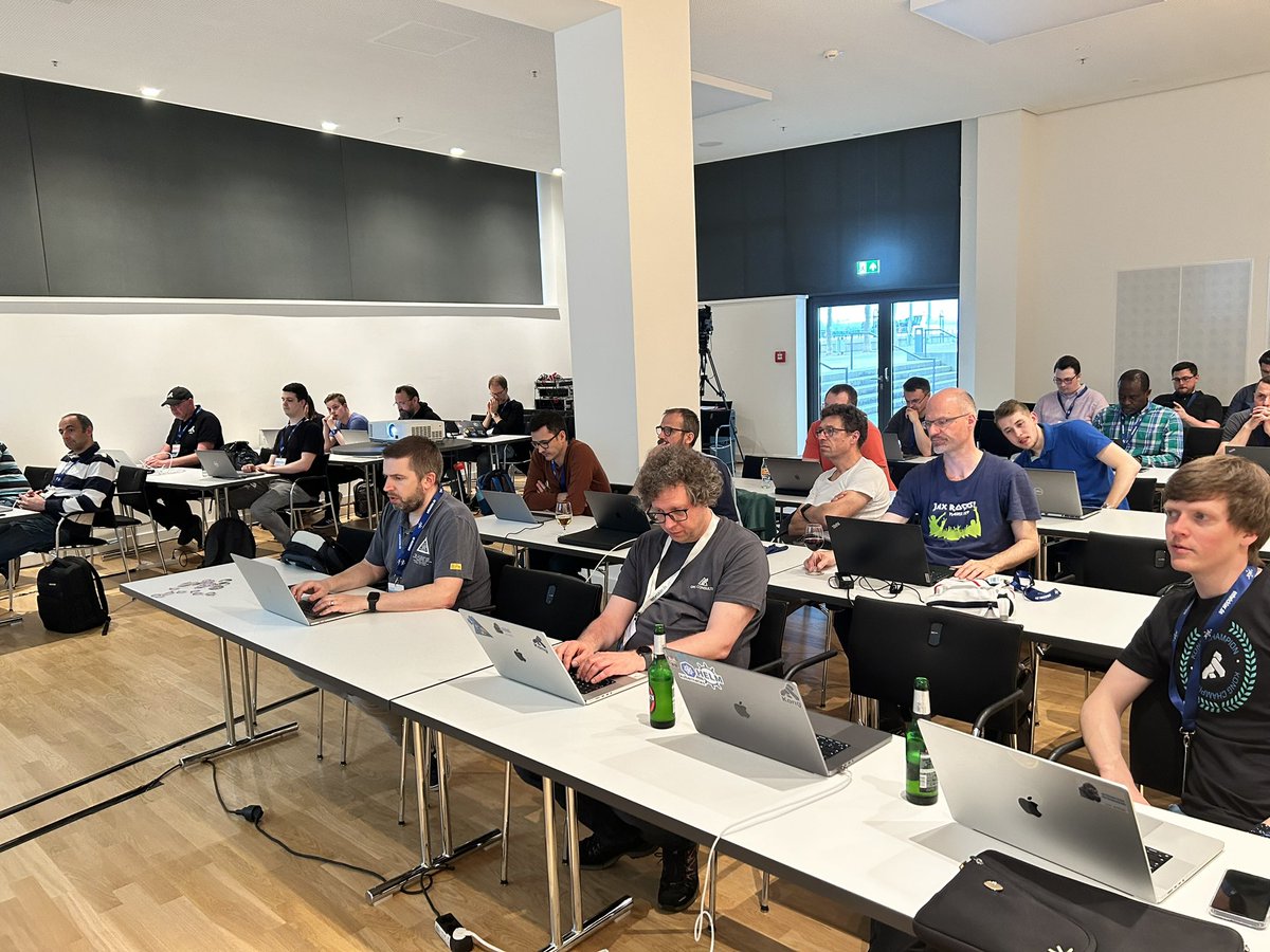 sbernhardt's tweet photo. Hands-on time @jaxcon! Service Mesh for Java Developers delivered by @gAmUssA, supported by me and @fabian_hardt! Packed room, audience is motivated to dive into @KumaMesh!

#jaxcon #CloudNative #Kubernetes @OC_WIRE @kong https://t.co/Gc64Zykz0K