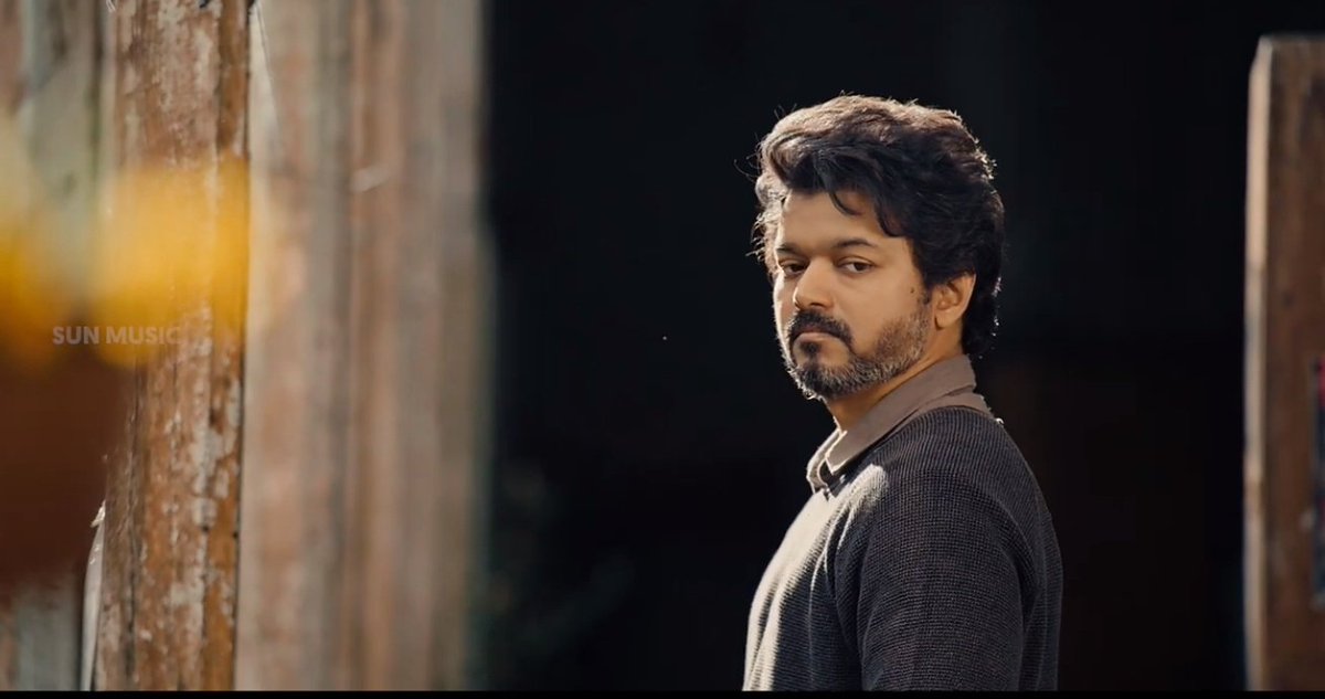 Vijay_Karthik27's tweet photo. #Thalapathy @ActorVijay Aka. #VeeraRaghavan 🥵🔥
#BEAST ♥️
#BeastMode 😎
#BeastModeVideo ⚡
#ThalapathyVijay𓃵 #LEO #LEOFilm #Varisu https://t.co/0kK1ngbshq