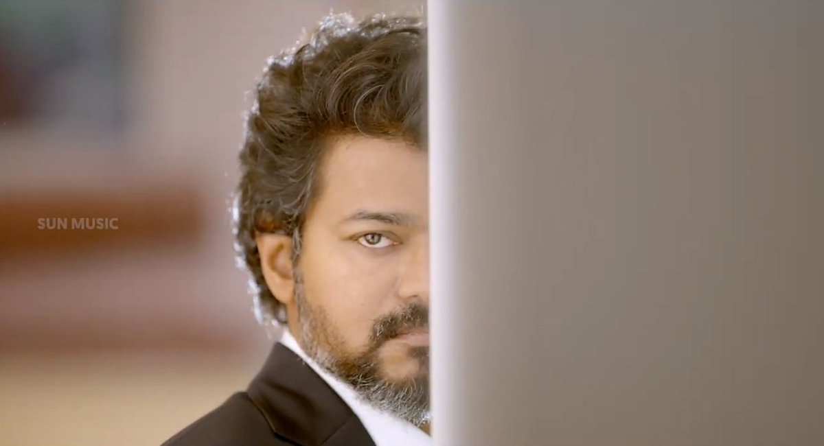Vijay_Karthik27's tweet photo. #Thalapathy @ActorVijay Aka. #VeeraRaghavan 🥵🔥
#BEAST ♥️
#BeastMode 😎
#BeastModeVideo ⚡
#ThalapathyVijay𓃵 #LEO #LEOFilm #Varisu https://t.co/0kK1ngbshq