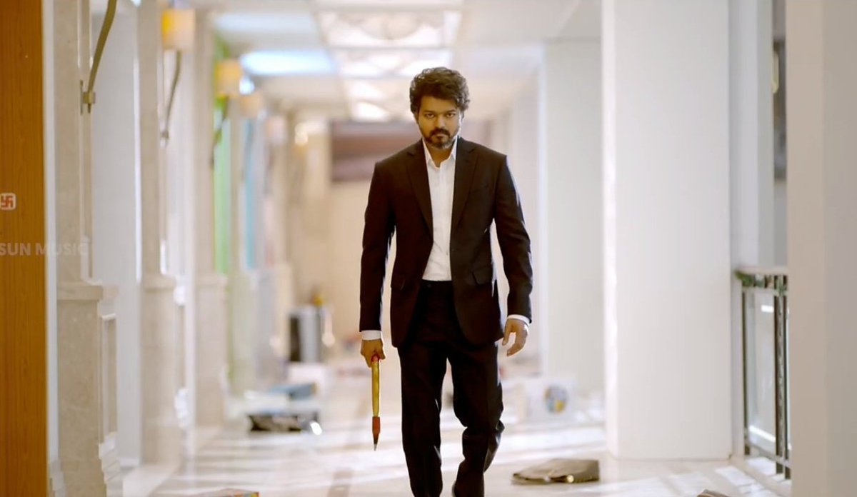 Vijay_Karthik27's tweet photo. #Thalapathy @ActorVijay Aka. #VeeraRaghavan 🥵🔥
#BEAST ♥️
#BeastMode 😎
#BeastModeVideo ⚡
#ThalapathyVijay𓃵 #LEO #LEOFilm #Varisu https://t.co/0kK1ngbshq