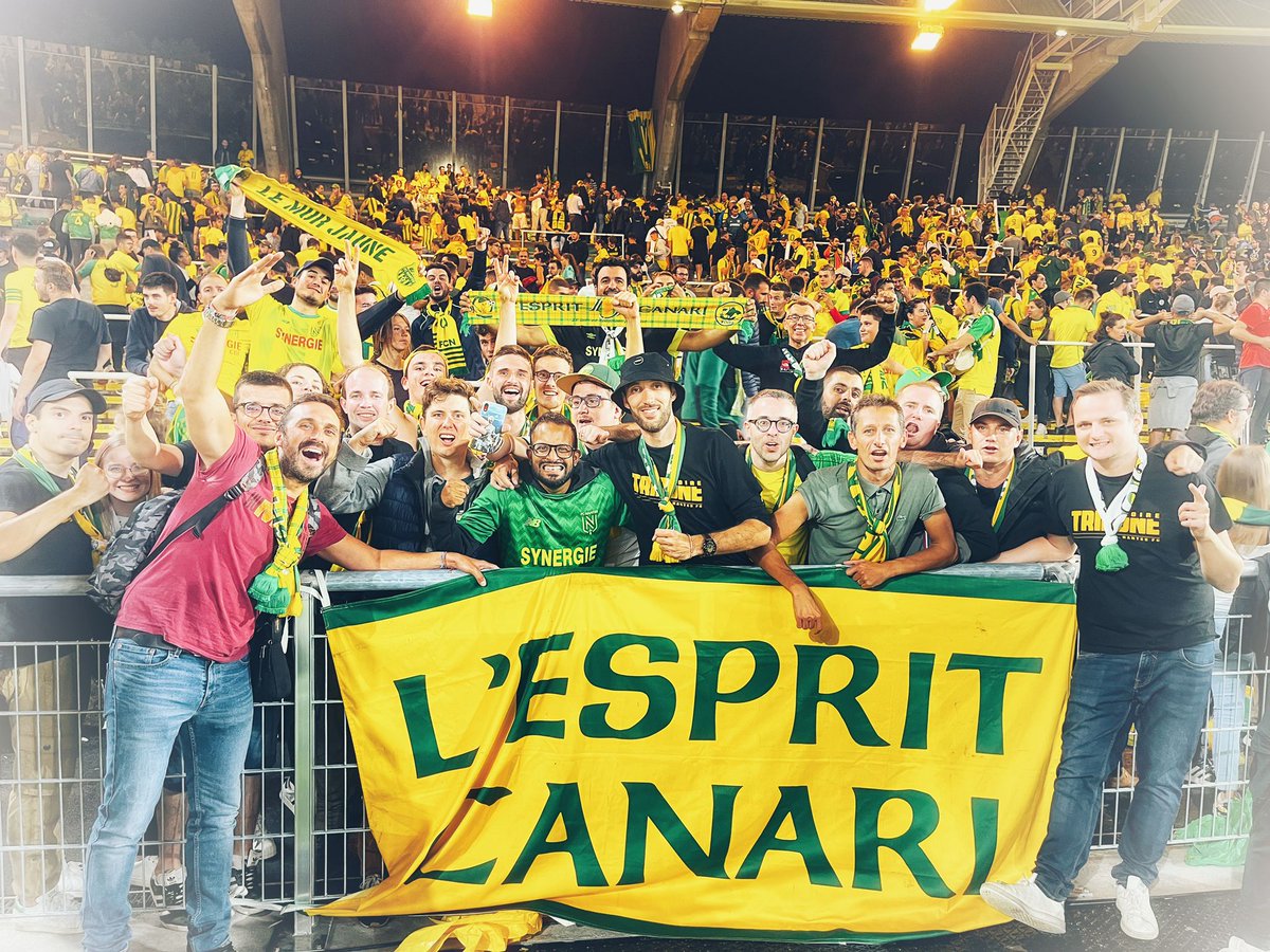 br44fcn's tweet image. Et surtout ces moments avec les copains !!! 💛💚

@EspritCanari02
#ECOnTour