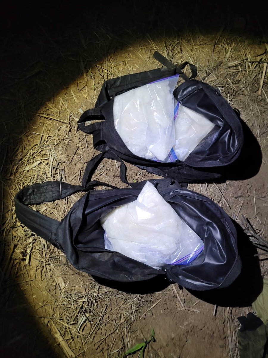 LtChrisOlivarez's tweet photo. .@TxDPS seized 38 lbs. of meth during a traffic stop/bailout on US 90 in Val Verde County after multiple illegal immigrants bailed out & fled in the brush, including two w/ backpacks. During a search w/ the help of #USBP the backpacks were found & contained meth. 

The driver, Glenn Jones, 41, of Houston, Tx, was arrested & faces criminal charges for human smuggling & engaging in organized crime. #OperationLoneStar