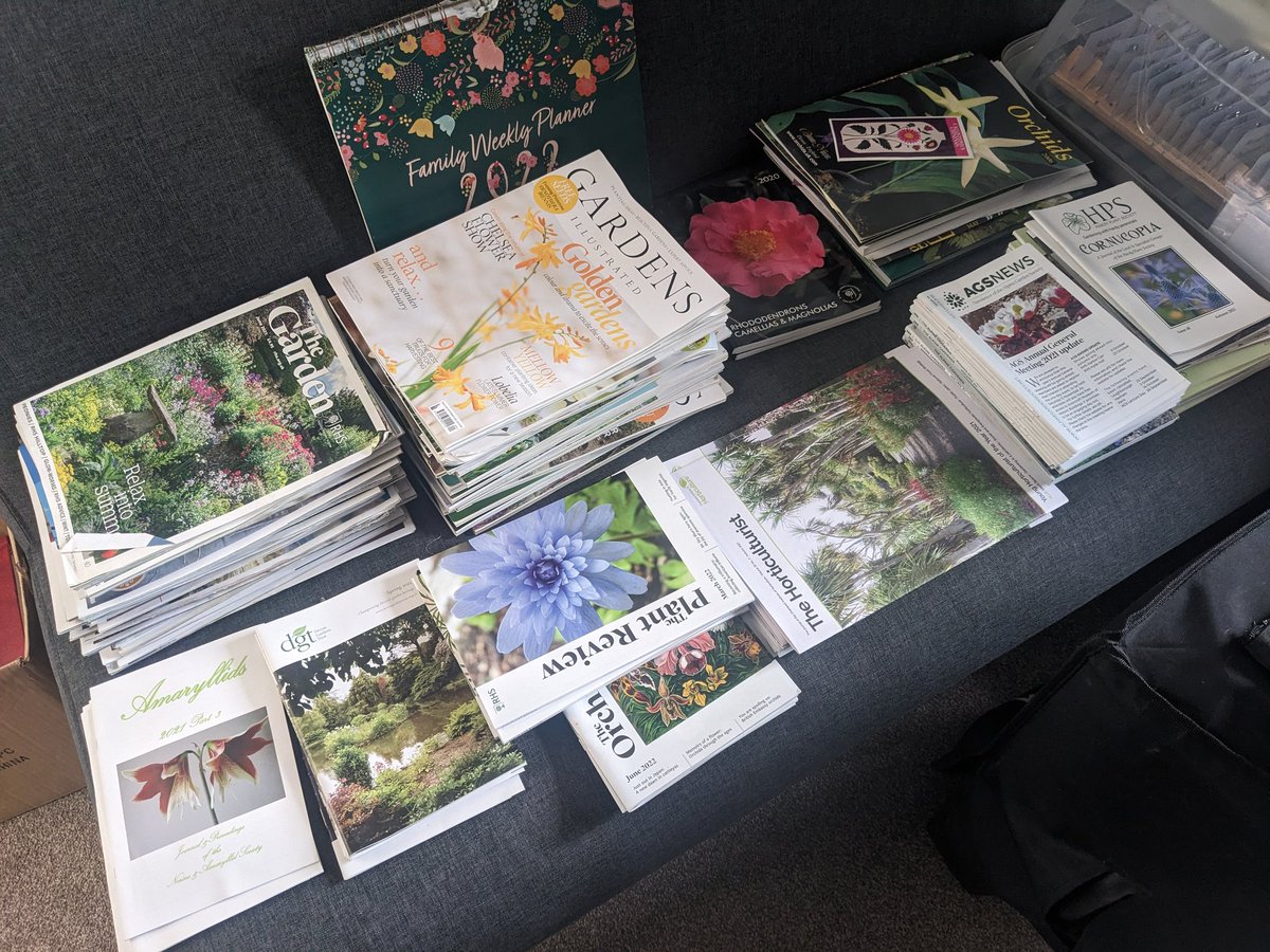 GardeningSaul's tweet photo. My partner Nic: Would you say your #garden and #plant obsessed?
Me: No, why?
Nic: Because I just did a #spring clean of the living room and these are all the magazines, journals and newsletters I found hiding away!
Me: Oh!!😵💫
#Ihaveaseriousproblem https://t.co/p3HJm9tApb