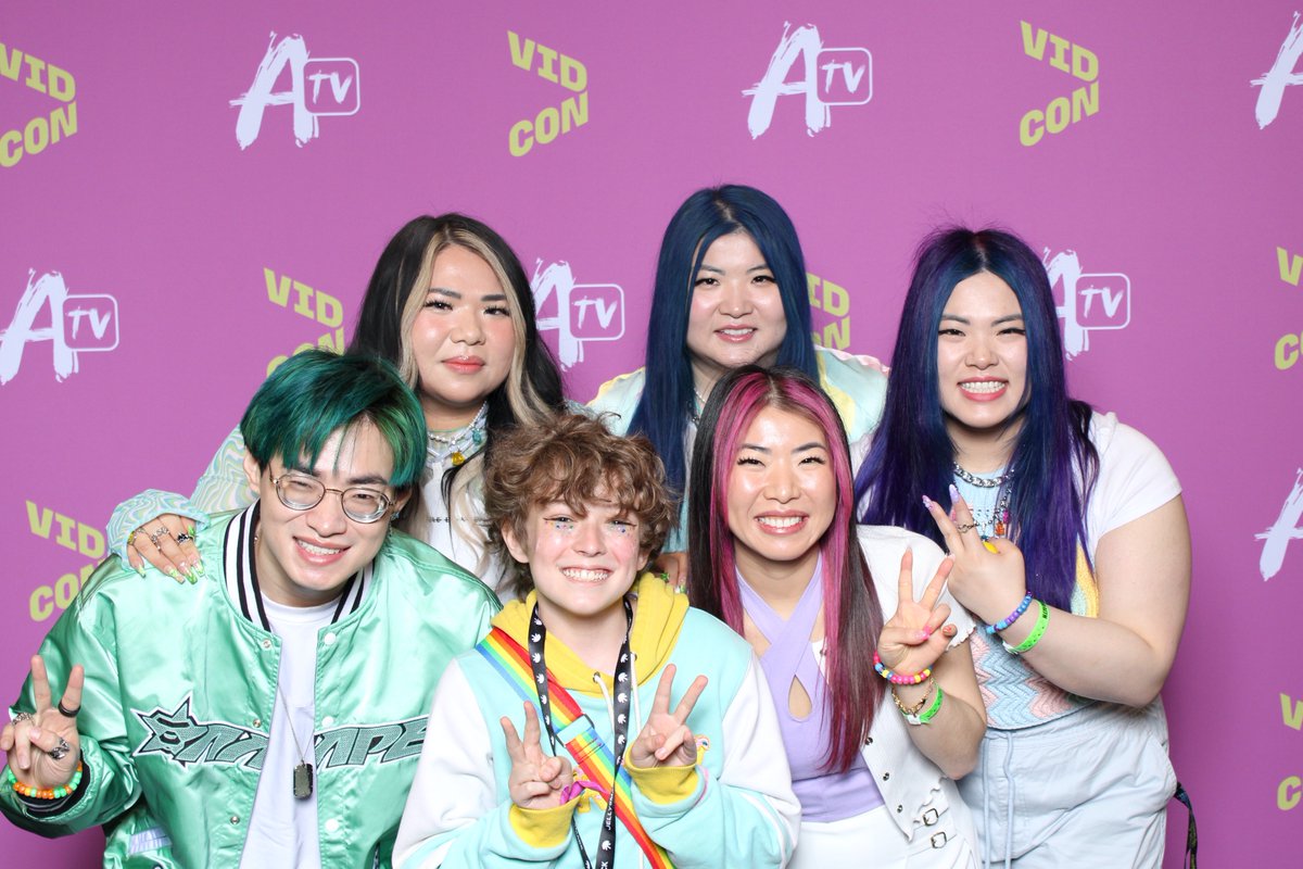 VidCon tweet media