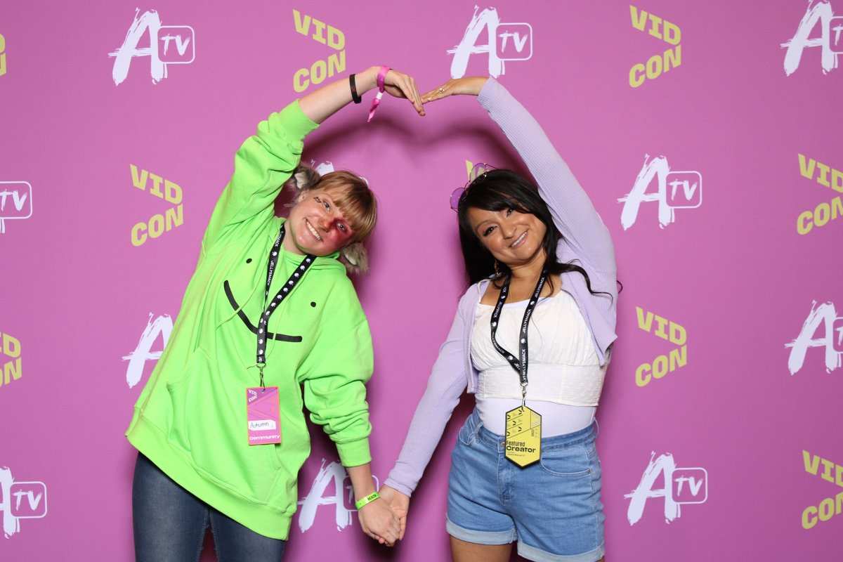 VidCon tweet media