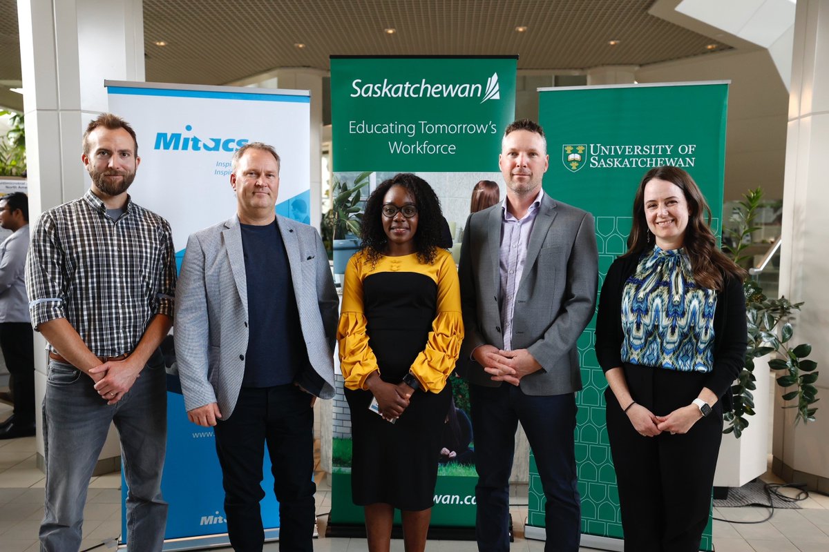 swatmaps's tweet photo. Our @SWATMAPS team was pleased to join @MitacsCanada, the Ministry of Advanced Education and the University of Saskatchewan yesterday! Croptimistic was very proud to play a part as a project showcase and see how students are connecting to innovation in agriculture! https://t.co/rwz4Cbf0Vz