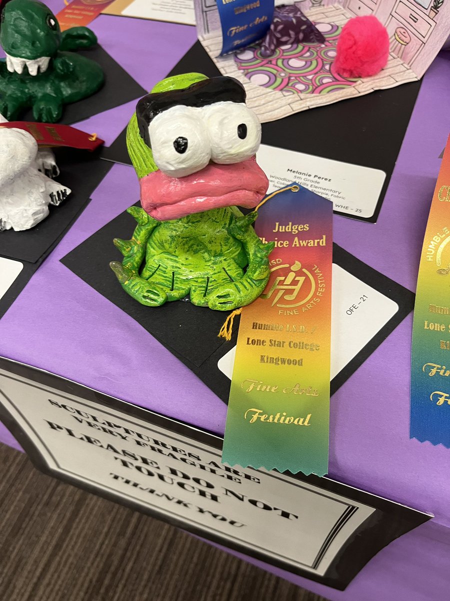 PoulinArt's tweet image. More FAF masterpieces! @HumbleISD_OFE @VisualArtHumble #falconART #5th