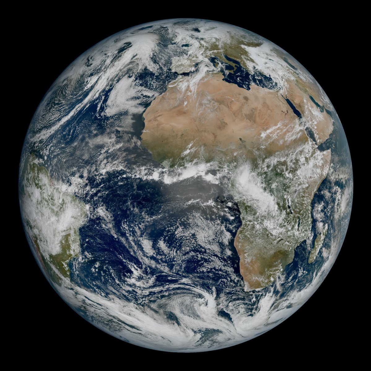 Cmdr_Hadfield's tweet photo. Looks round.

- photo taken 18 Mar by @eumetsat @esa
- super hi-res here: https://t.co/wv8TnAAPAi https://t.co/BDZH6dBPI0