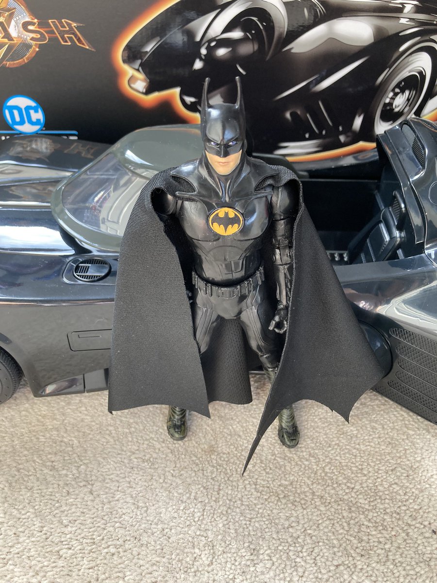 Iamzodkneel's tweet photo. ‘It’s the car right, Chick’s dig the car??!!’ 🤔😏 
#Batman89 #Batman2013 #TheFlashMovie #michaelkeaton #TheBatmobile @DCOfficial @mcfarlanetoys @Todd_McFarlane  … https://t.co/i1grfVgwM0