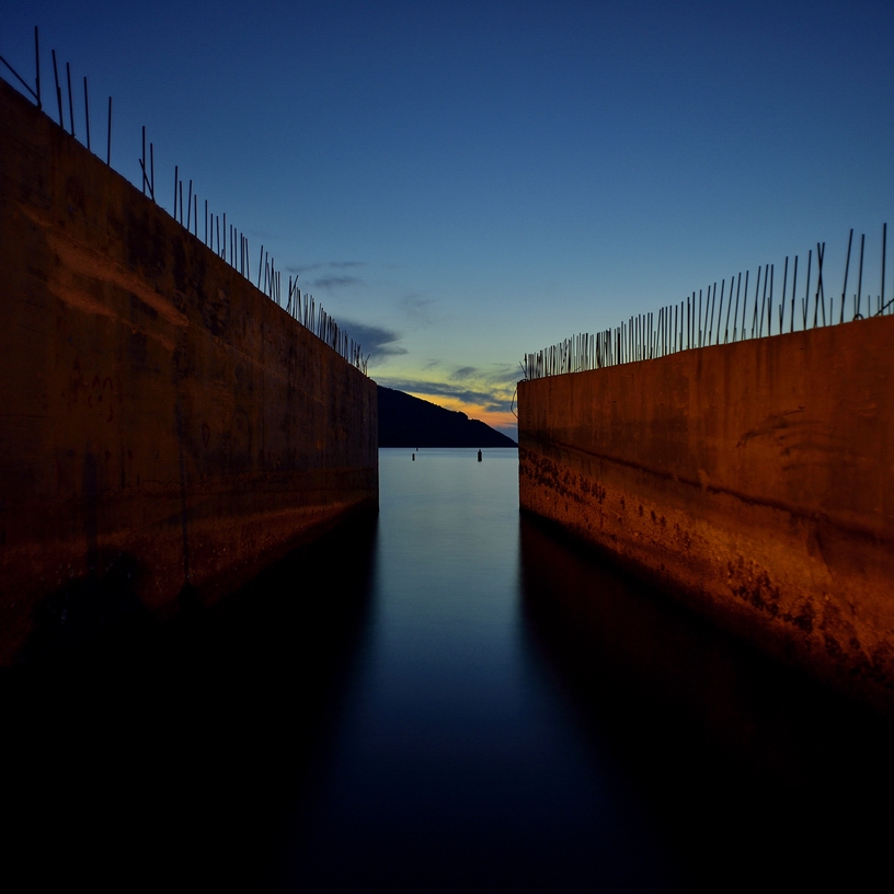 artlimitednet's tweet photo. Gate 5 by @alex_crisan_art
#construction #white #night #photography #color #ocean #fineart #water #sunset #gate #waterscape #pier #colors #light #port #scenery #harbour #anxiety #igoumenitsa #waterspace #concrete #illustration #urban #greece #lighthouse… https://t.co/OC40kW3ba4 https://t.co/dAHJn5ocTM