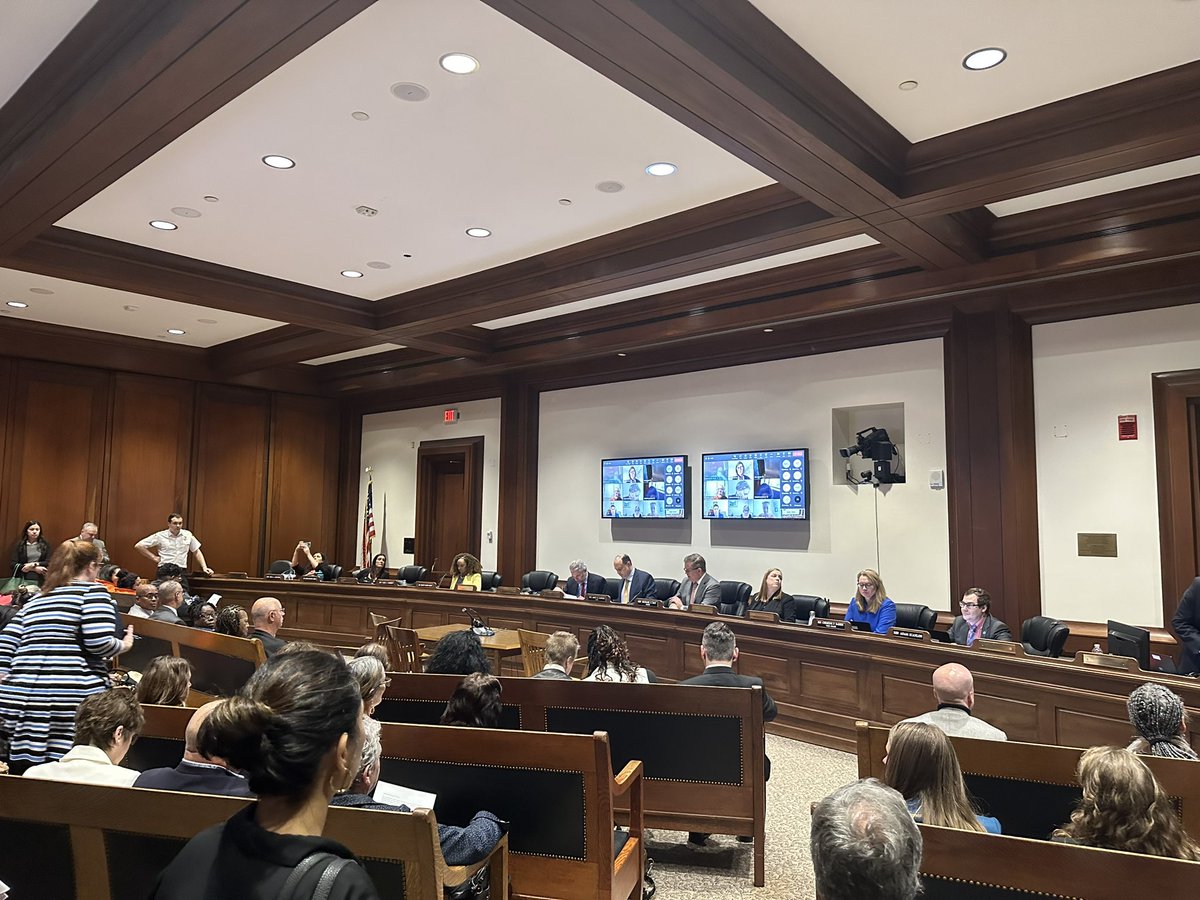 CharlesGroup's tweet photo. We’re here in a packed A2 for the Access to Counsel hearing before the Joint Judiciary Committee . #mapoli https://t.co/4tkYxJqe20