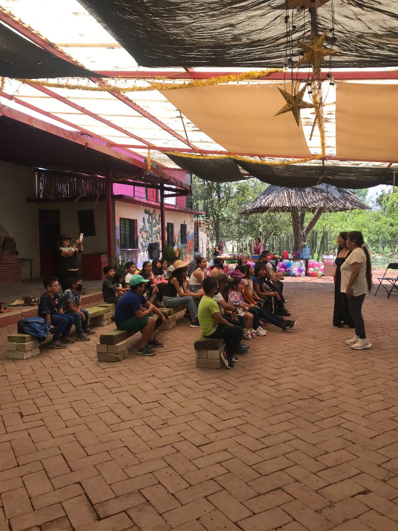 NocheztliCalli's tweet photo. Estamos comprometidos en seguir trabajando para hacer del arte y la cultura algo accesible y disfrutable para todos.   #SantaLucíaDelCamino #Oaxaca #Cultura
#ComitédeVecinos #AmpliaciónSantaLucía #ArteyColor #DíadelNiño #SabadoCultural https://t.co/iAhnKztUVT